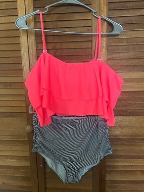 Ruffled Coral Two-Piece Swimsuit Set Sz L